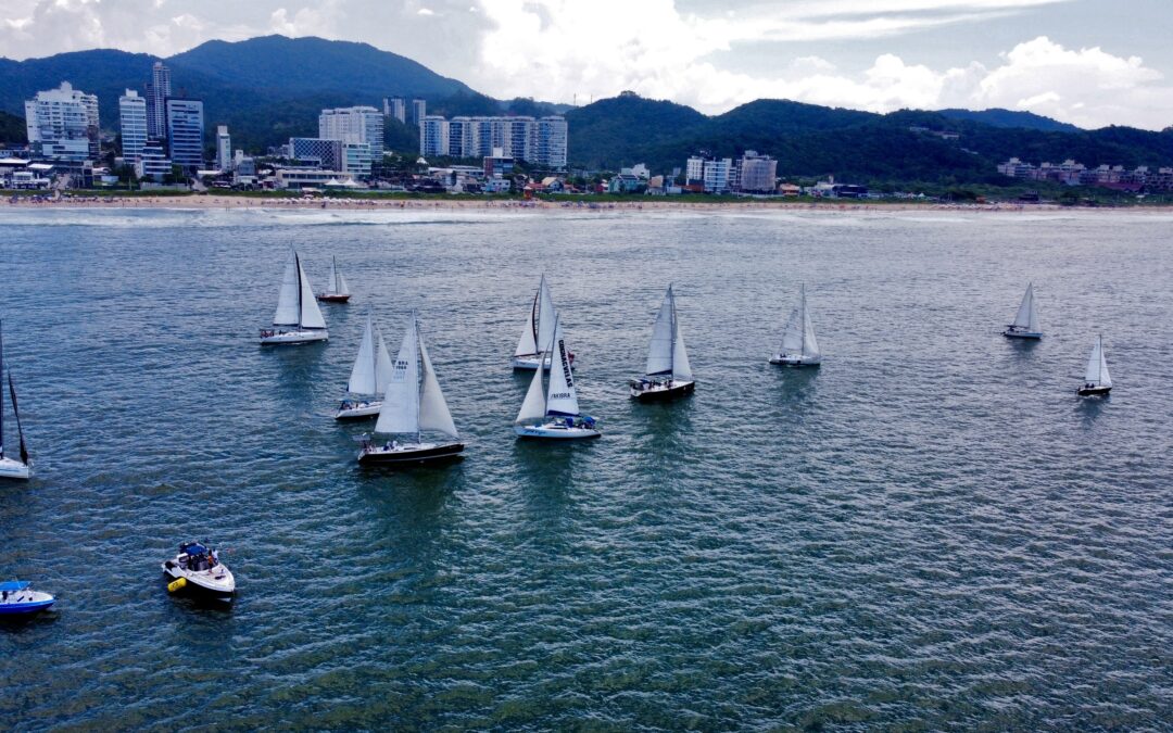 Navegantes celebra aniversário com regata e encontro com atleta olímpico Bruno Fontes